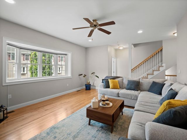 262 Winn Street B, Burlington, MA 01803