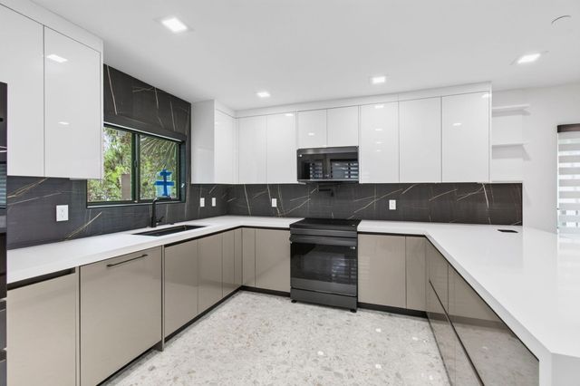 15339 Strathearn Drive 10603, Delray Beach, FL 33446