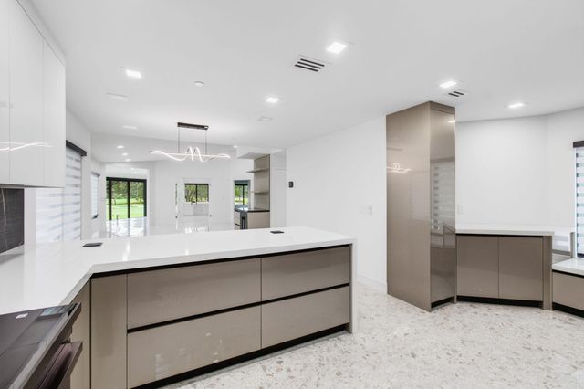 15339 Strathearn Drive 10603, Delray Beach, FL 33446