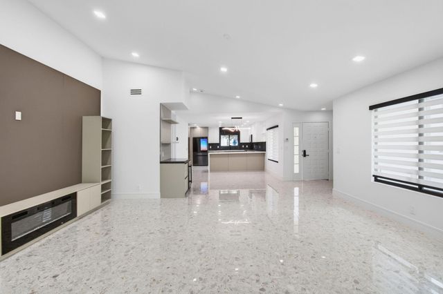 15339 Strathearn Drive 10603, Delray Beach, FL 33446