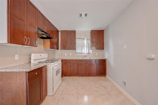 7658 Belbay Street, Houston, TX 77033