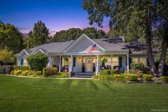 34 Varsity Boulevard, East Setauket, NY 11733