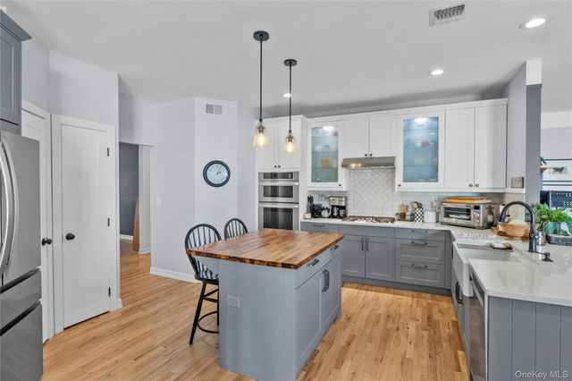34 Varsity Boulevard, East Setauket, NY 11733