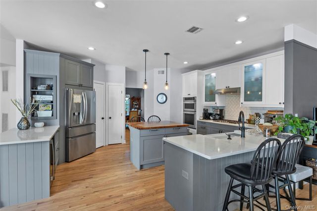 34 Varsity Boulevard, East Setauket, NY 11733