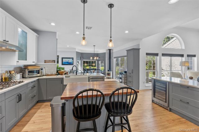 34 Varsity Boulevard, East Setauket, NY 11733