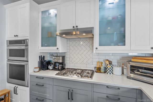 34 Varsity Boulevard, East Setauket, NY 11733