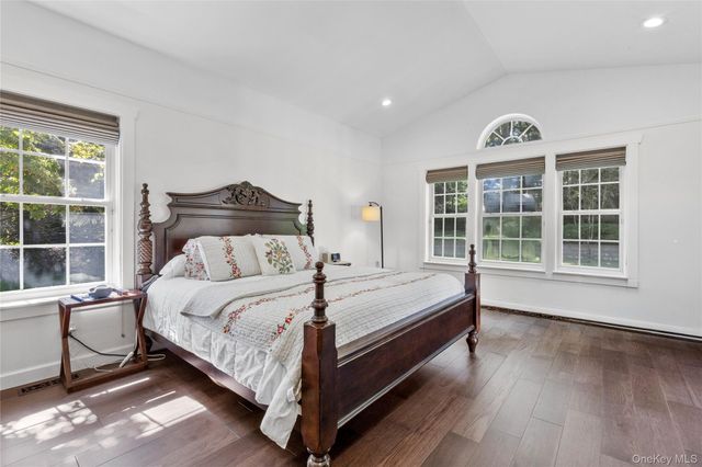 34 Varsity Boulevard, East Setauket, NY 11733