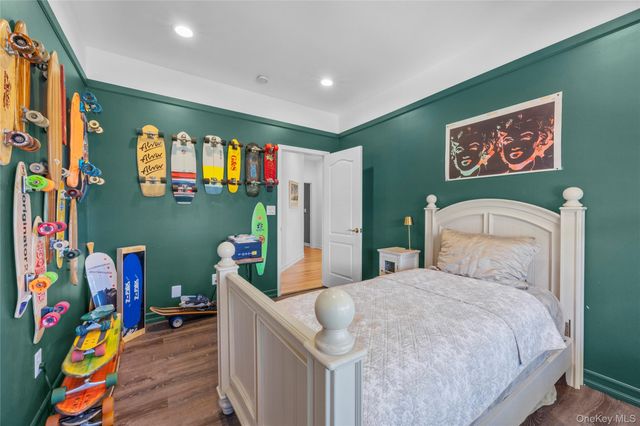 34 Varsity Boulevard, East Setauket, NY 11733