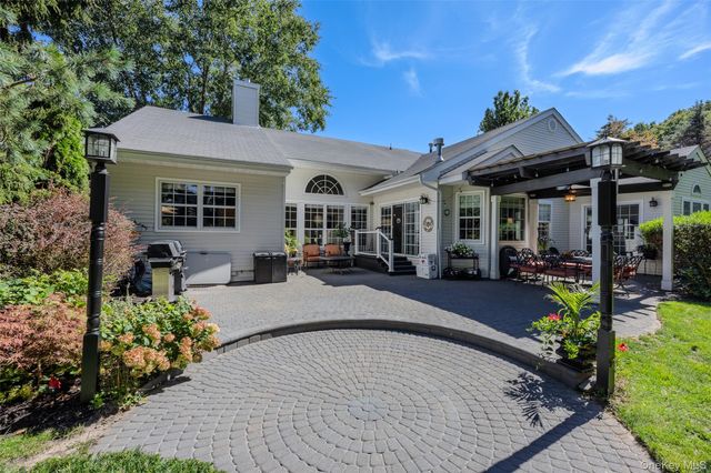 34 Varsity Boulevard, East Setauket, NY 11733