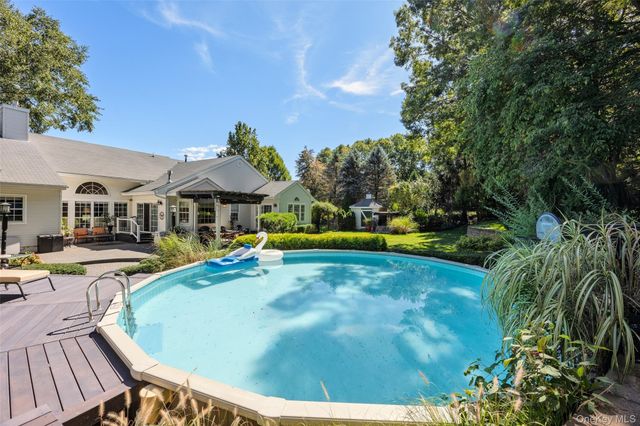 34 Varsity Boulevard, East Setauket, NY 11733