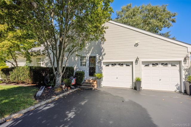 34 Varsity Boulevard, East Setauket, NY 11733