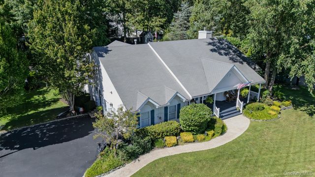 34 Varsity Boulevard, East Setauket, NY 11733