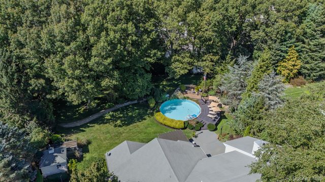 34 Varsity Boulevard, East Setauket, NY 11733