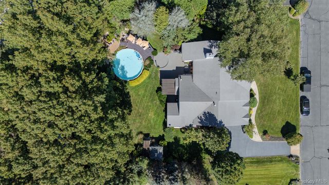 34 Varsity Boulevard, East Setauket, NY 11733