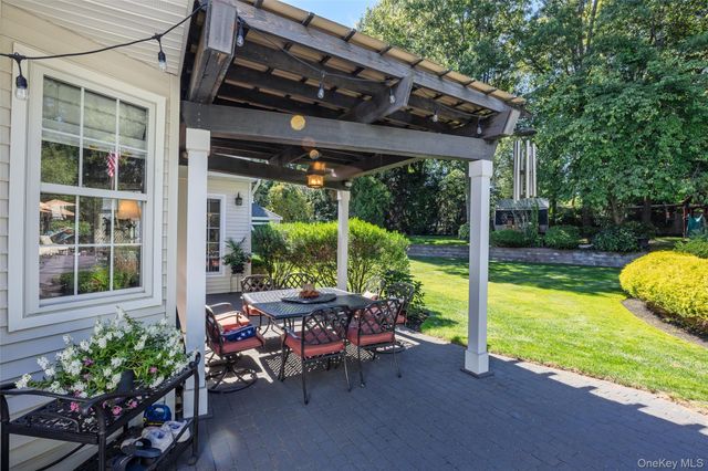 34 Varsity Boulevard, East Setauket, NY 11733