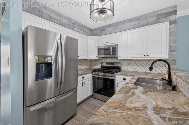 28095 Weddel Avenue, Brownstown Charter Township, MI 48183