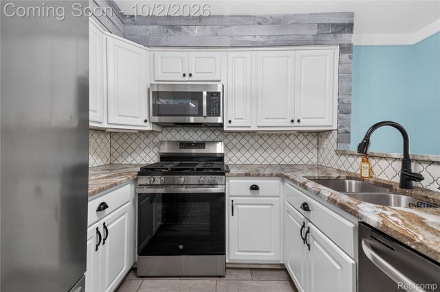 28095 Weddel Avenue, Brownstown Charter Township, MI 48183