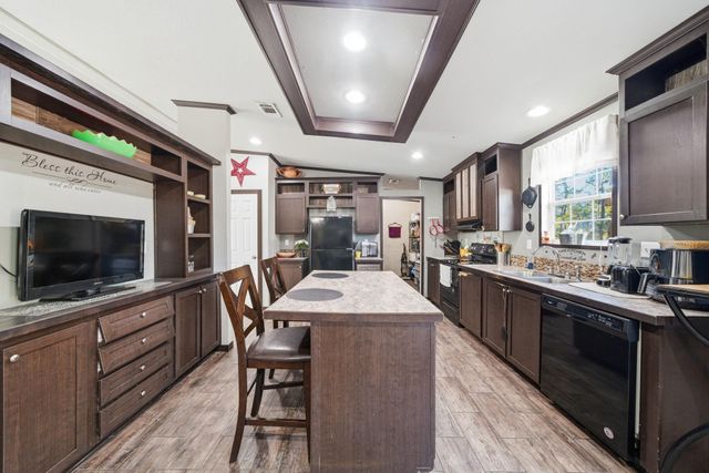 17028 Lively Road, Waller, TX 77484