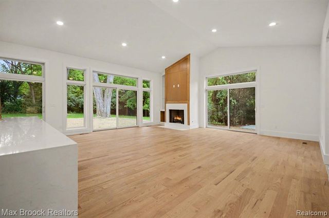 4570 Burnley Drive, Bloomfield Hills, MI 48304