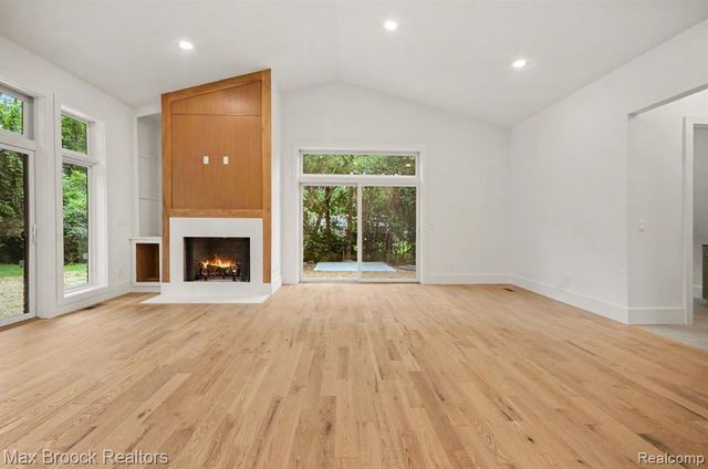 4570 Burnley Drive, Bloomfield Hills, MI 48304