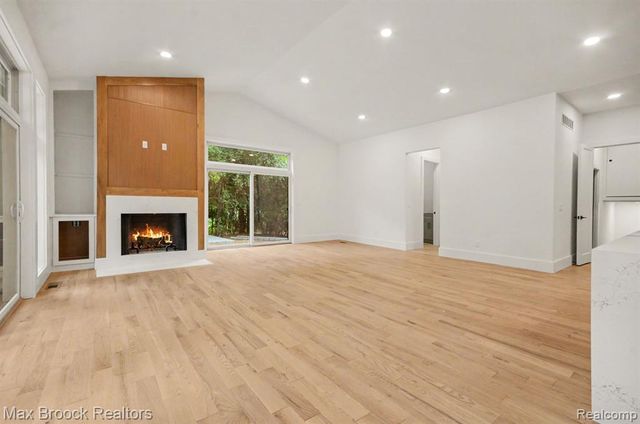 4570 Burnley Drive, Bloomfield Hills, MI 48304