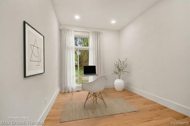 4570 Burnley Drive, Bloomfield Hills, MI 48304