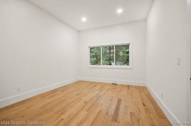 4570 Burnley Drive, Bloomfield Hills, MI 48304