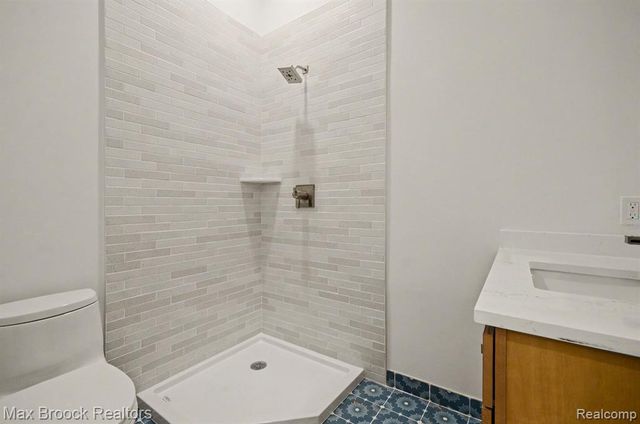 4570 Burnley Drive, Bloomfield Hills, MI 48304