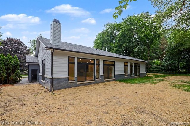 4570 Burnley Drive, Bloomfield Hills, MI 48304
