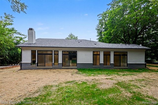 4570 Burnley Drive, Bloomfield Hills, MI 48304
