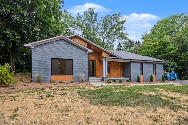 4570 Burnley Drive, Bloomfield Hills, MI 48304