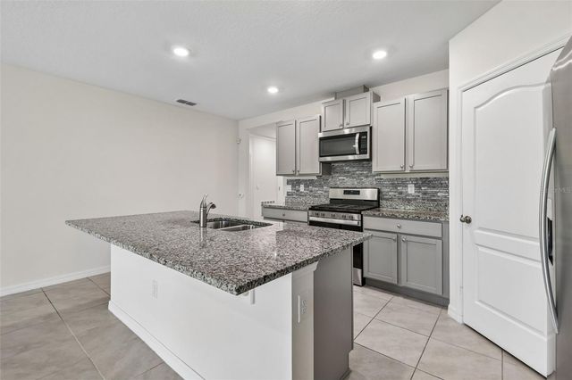 727 LAZIO CIRCLE, Debary, FL 32713