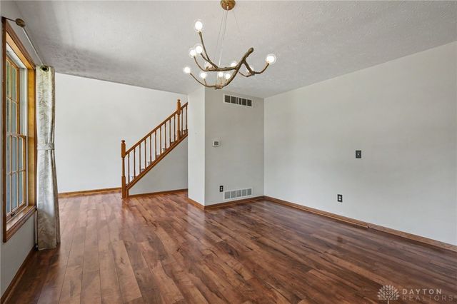 35 Sycamore Creek Drive, Springboro, OH 45066