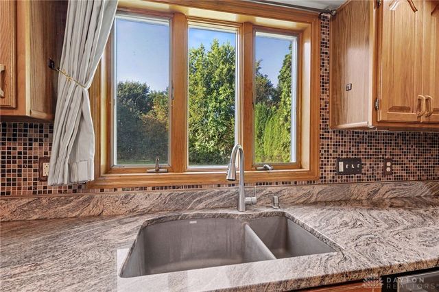 35 Sycamore Creek Drive, Springboro, OH 45066