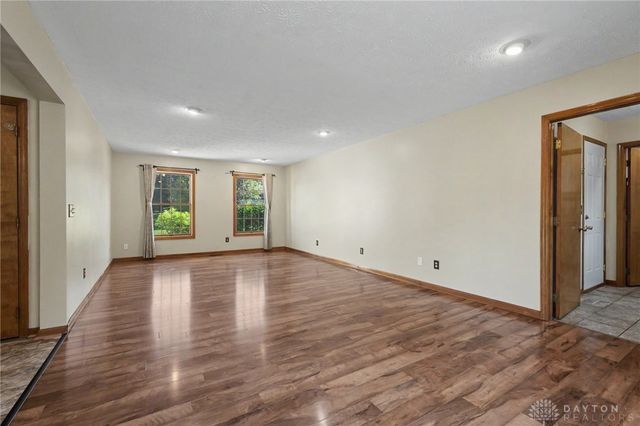 35 Sycamore Creek Drive, Springboro, OH 45066
