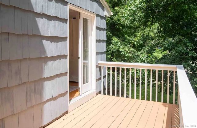 5 Hollow Spring Road, Norwalk, CT 06854