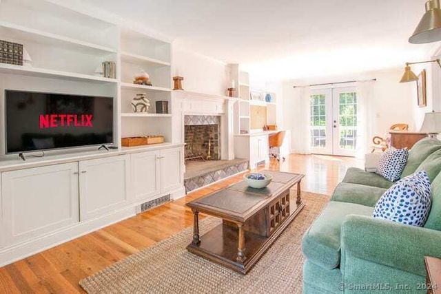 5 Hollow Spring Road, Norwalk, CT 06854