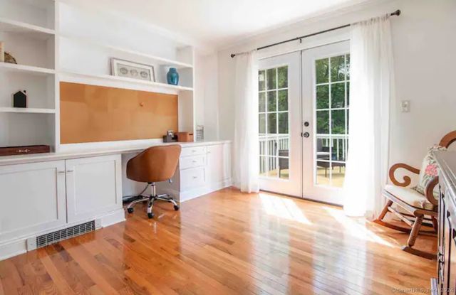 5 Hollow Spring Road, Norwalk, CT 06854