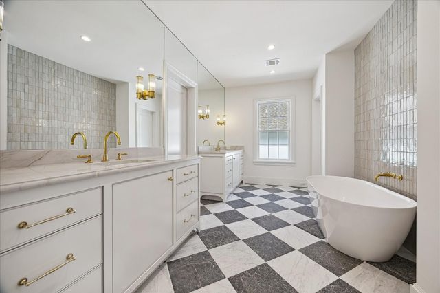 6439 Westchester Avenue, West University Place, TX 77005