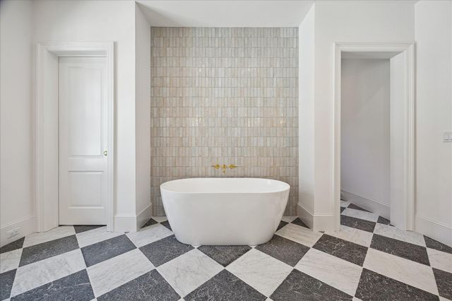 6439 Westchester Avenue, West University Place, TX 77005