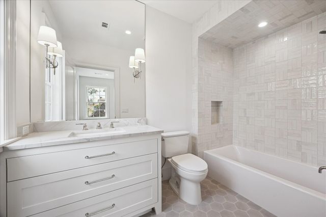 6439 Westchester Avenue, West University Place, TX 77005