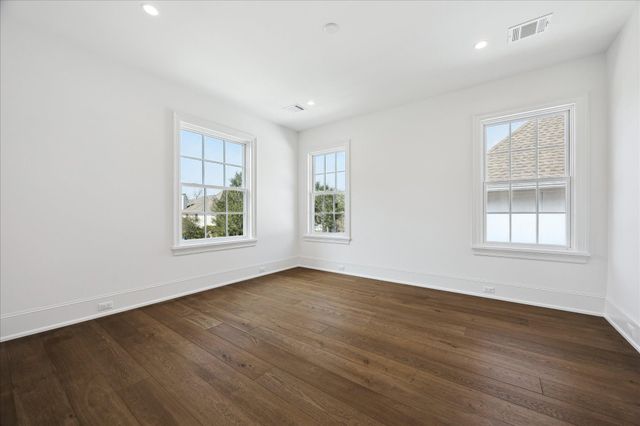 6439 Westchester Avenue, West University Place, TX 77005