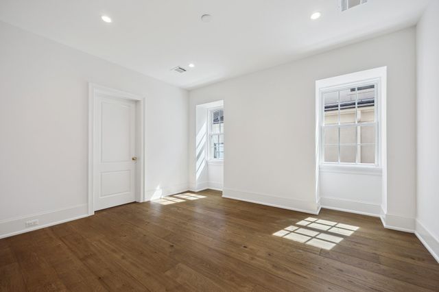 6439 Westchester Avenue, West University Place, TX 77005