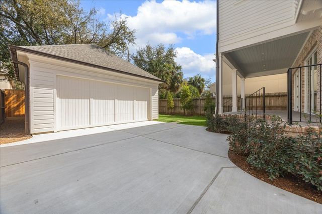 6439 Westchester Avenue, West University Place, TX 77005