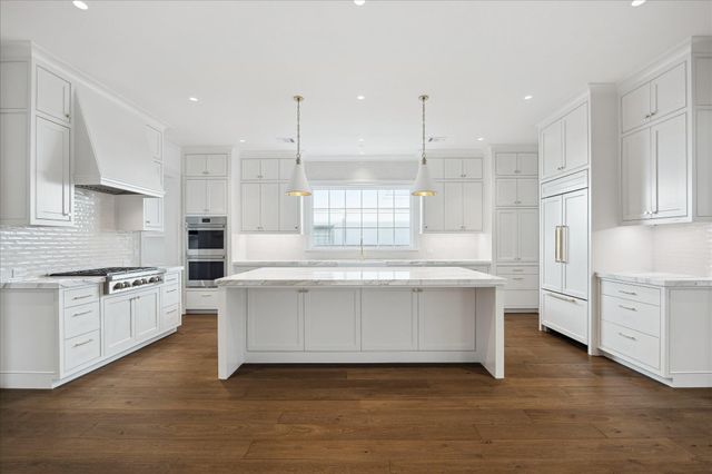 6439 Westchester Avenue, West University Place, TX 77005