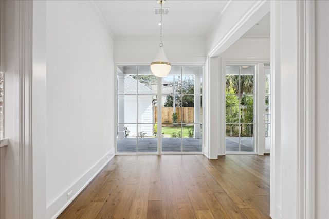 6439 Westchester Avenue, West University Place, TX 77005