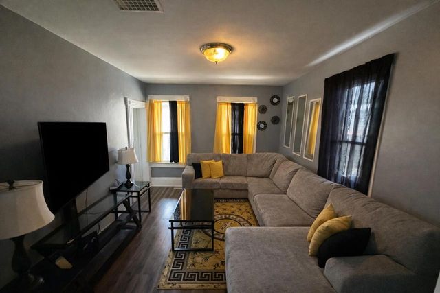 6625 18th AVENUE, Kenosha, WI 53143