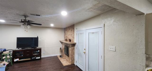 15611 Mendocino Drive, Houston, TX 77083