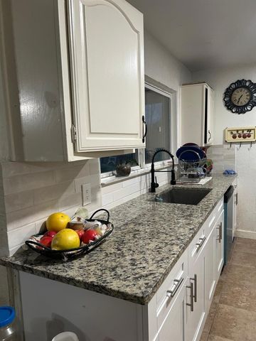 15611 Mendocino Drive, Houston, TX 77083