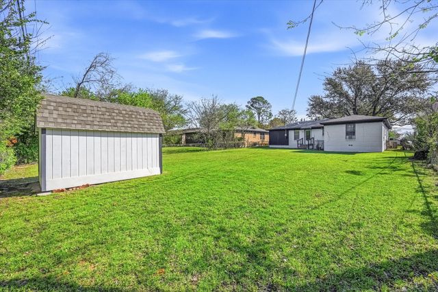 445 Michael Boulevard, Hurst, TX 76053